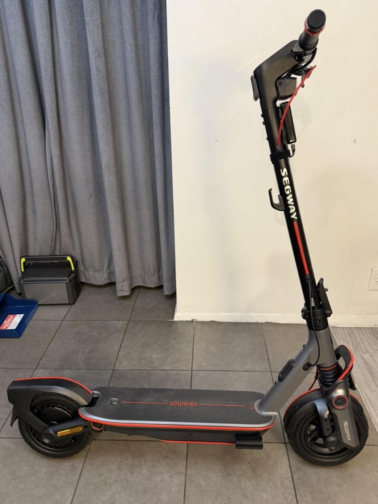Segway Ninebot F3 Electric Scooter, Up to 20 MPH, 44-Mile Range, Self-Sealing Tubeless Tires, Front Hydraulic & Rear Elastomer Suspension, UL2271 2272 Certified customer photo 1