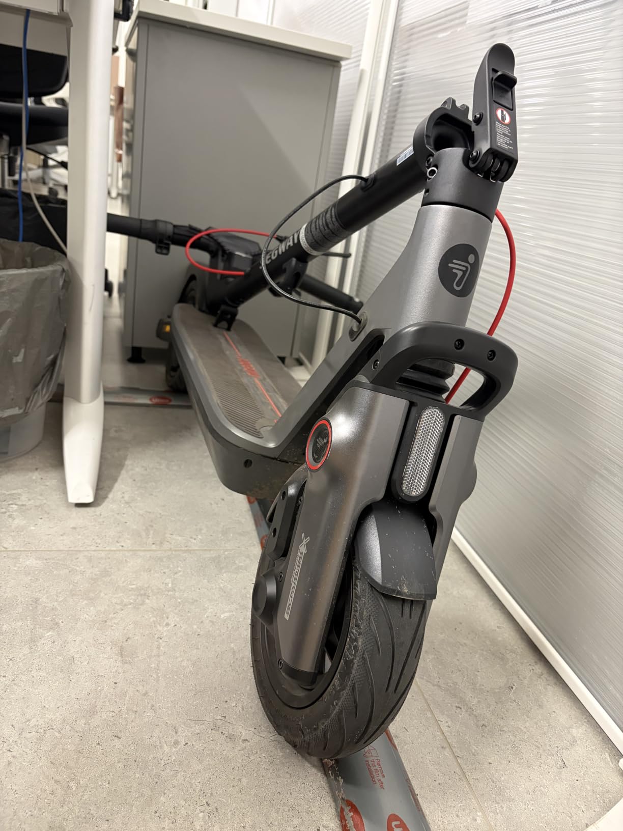 Segway Ninebot F3 Electric Scooter, Up to 20 MPH, 44-Mile Range, Self-Sealing Tubeless Tires, Front Hydraulic & Rear Elastomer Suspension, UL2271 2272 Certified customer photo 2