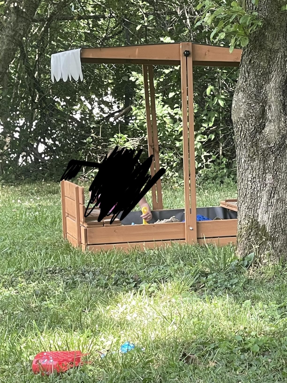 YOLENY Sandbox with Lid, Kids Sandbox with Cover Outdoor, Wooden Sand Box with 2 Foldable Bench Seats, Adjustable UV-Resistant Roof & Bottom Liner, Sand Box for Kids Ages 2-8, Perfect for Backyard, Beach customer photo 1