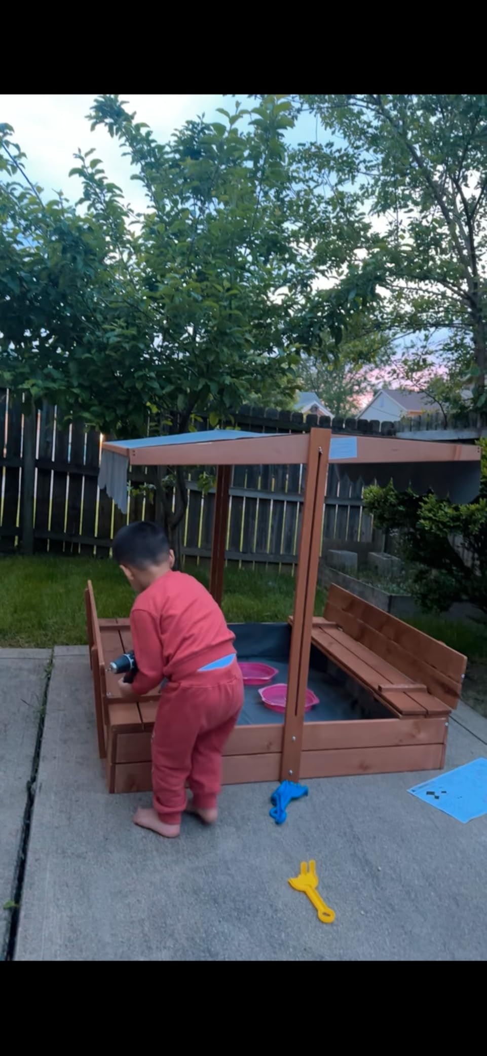 YOLENY Sandbox with Lid, Kids Sandbox with Cover Outdoor, Wooden Sand Box with 2 Foldable Bench Seats, Adjustable UV-Resistant Roof & Bottom Liner, Sand Box for Kids Ages 2-8, Perfect for Backyard, Beach customer photo 2