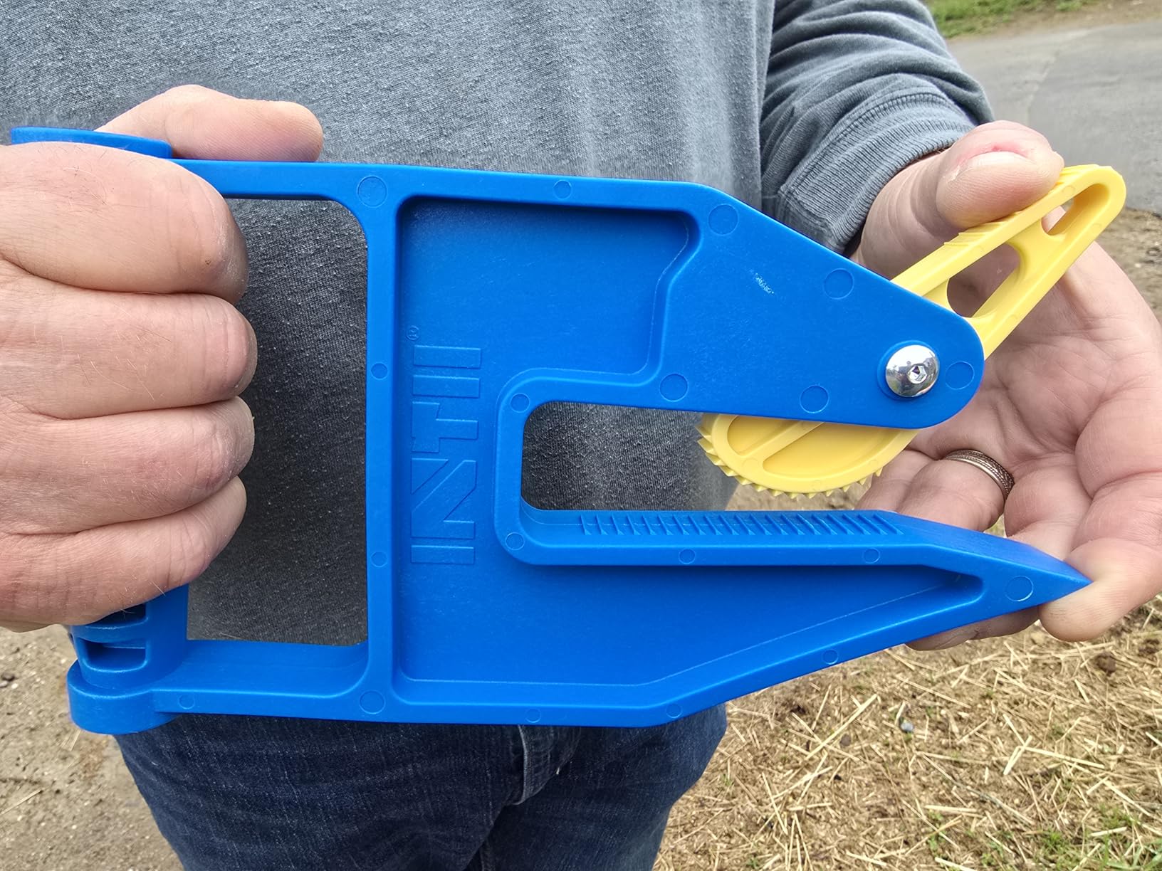 Heavy Duty Stall Mat Grippers - Pair of 2 Mat Movers Tool for Horse Stalls, Gym, Barn, and Trailer, Makes Moving Rubber Mats Easier, Saves Your Back and Hands customer photo 2