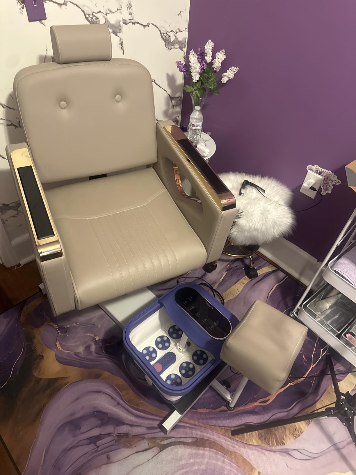 Reclining Spa Pedicure Chair, Pedicure Station No Plumbing for Nail Tech | 360° Swivel, Equipped with Hydraulic Pump, Rolling Pedicure Stool, Adjustable Footrest, Suit for Beauty Spa Salon, Black Gold customer photo 1