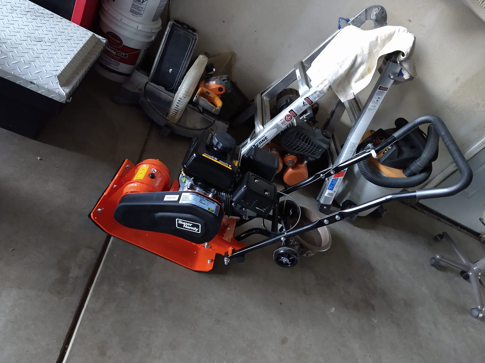 WEN 6.5HP 196cc Plate Compactor with Wheels and 3350-Pound Compaction Force (56096) customer photo 2