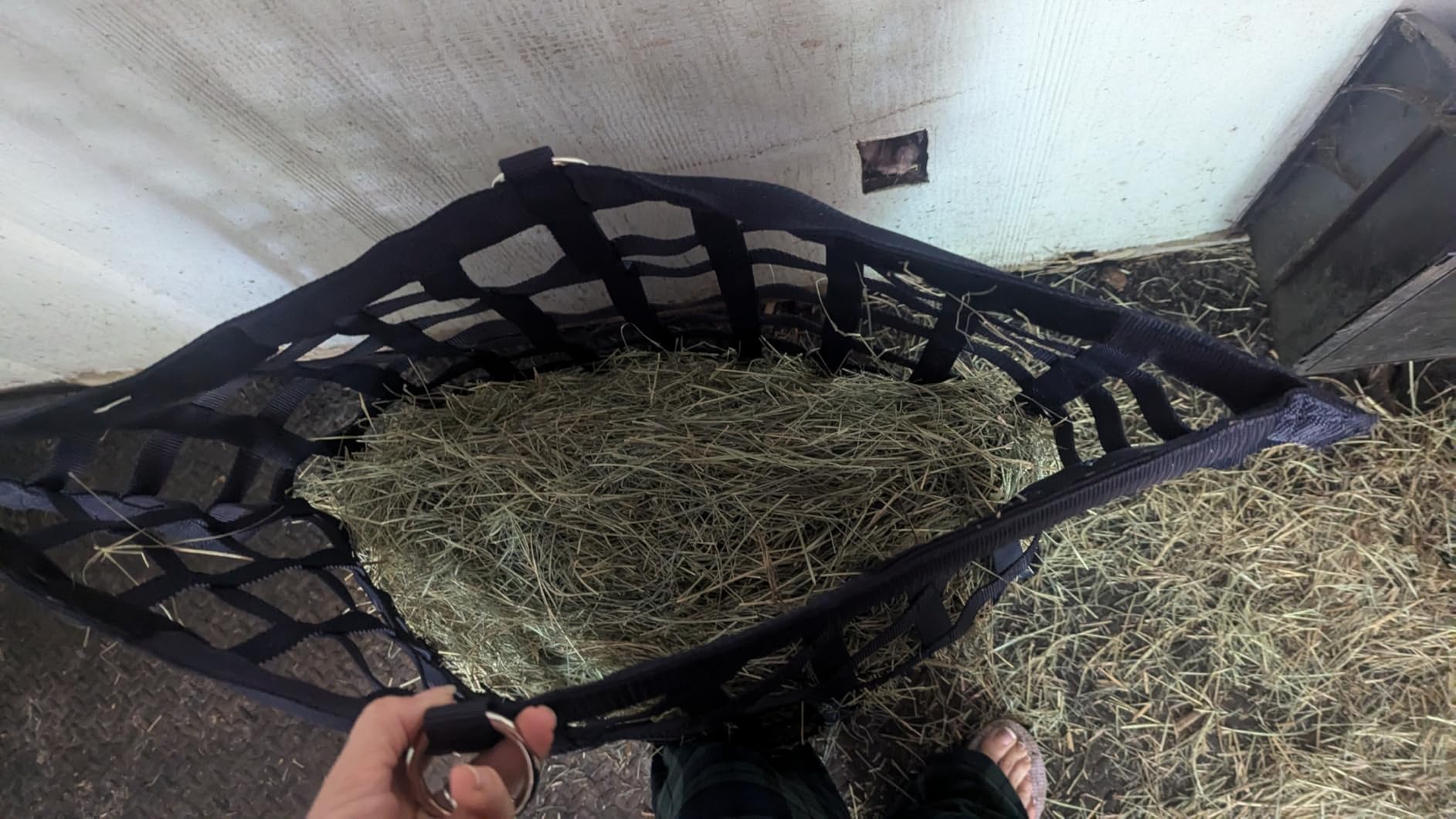 SmartEquine Slow Feed Hay Bag for Horses, 4 Flakes, 37