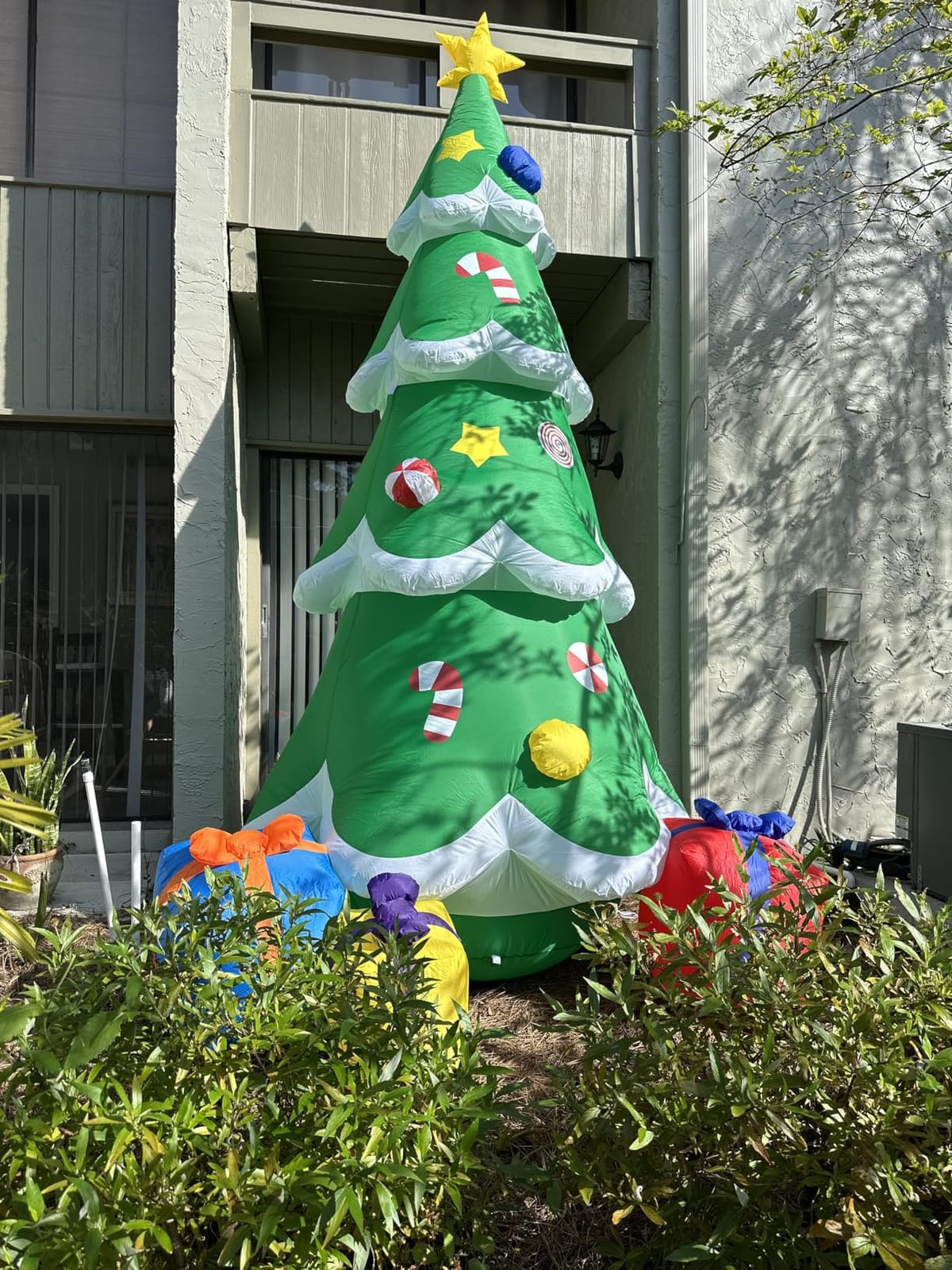 12FT Christmas Tree Inflatables, Giant Blow Up Christmas Tree Decorations with Rotating Snowflake Lights, Self-inflatable, Powerful Air Pump, LED Lighted customer photo 2