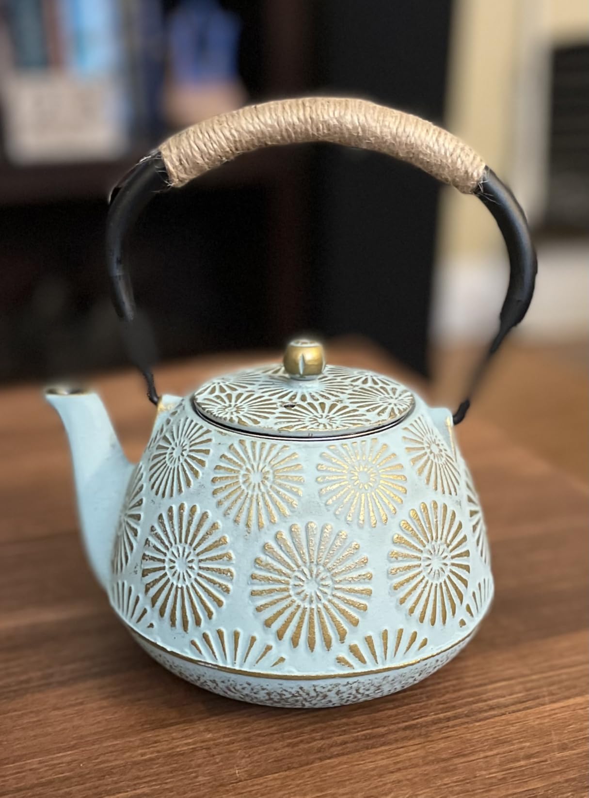Cast Iron Teapot 40oz Infuser, Gold Gilt Enamel Lining customer photo 2