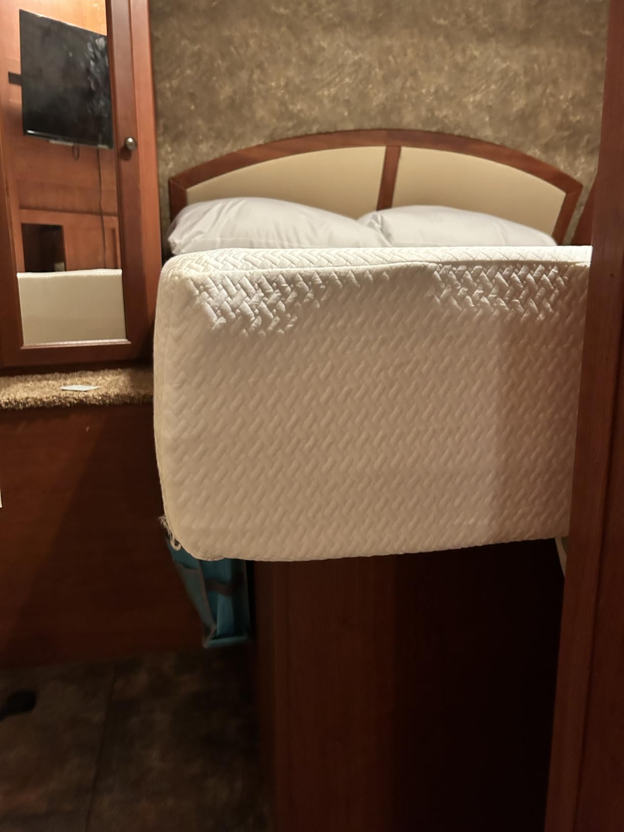Short Queen RV Mattress 10 Inch with Tencel Cover, Premier Cooling Green Tea/Gel Memory Foam Mattresses in Box for Camper/Truck/Trailer, Medium Firm Bed-Mattress Made in USA, CertiPUR-US 75'' x 60'' customer photo 1
