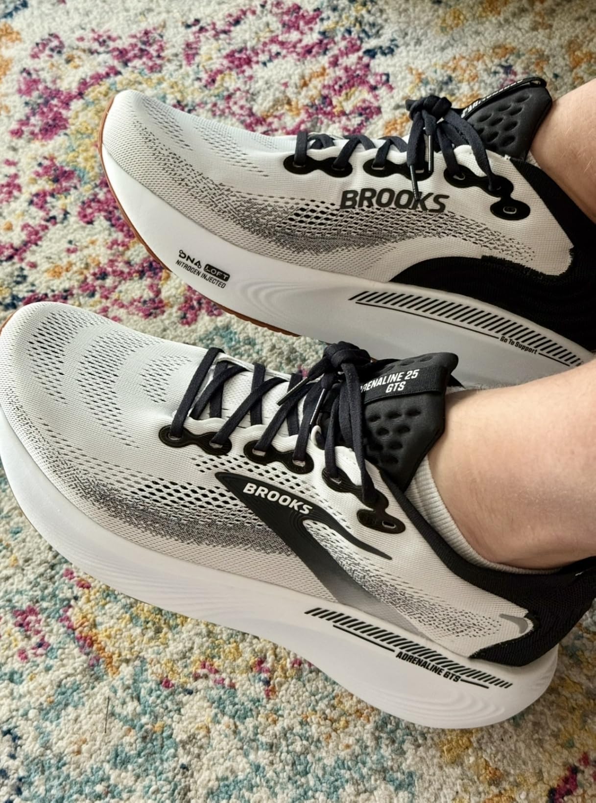 Men's Adrenaline GTS 25 Running Shoe customer photo 1