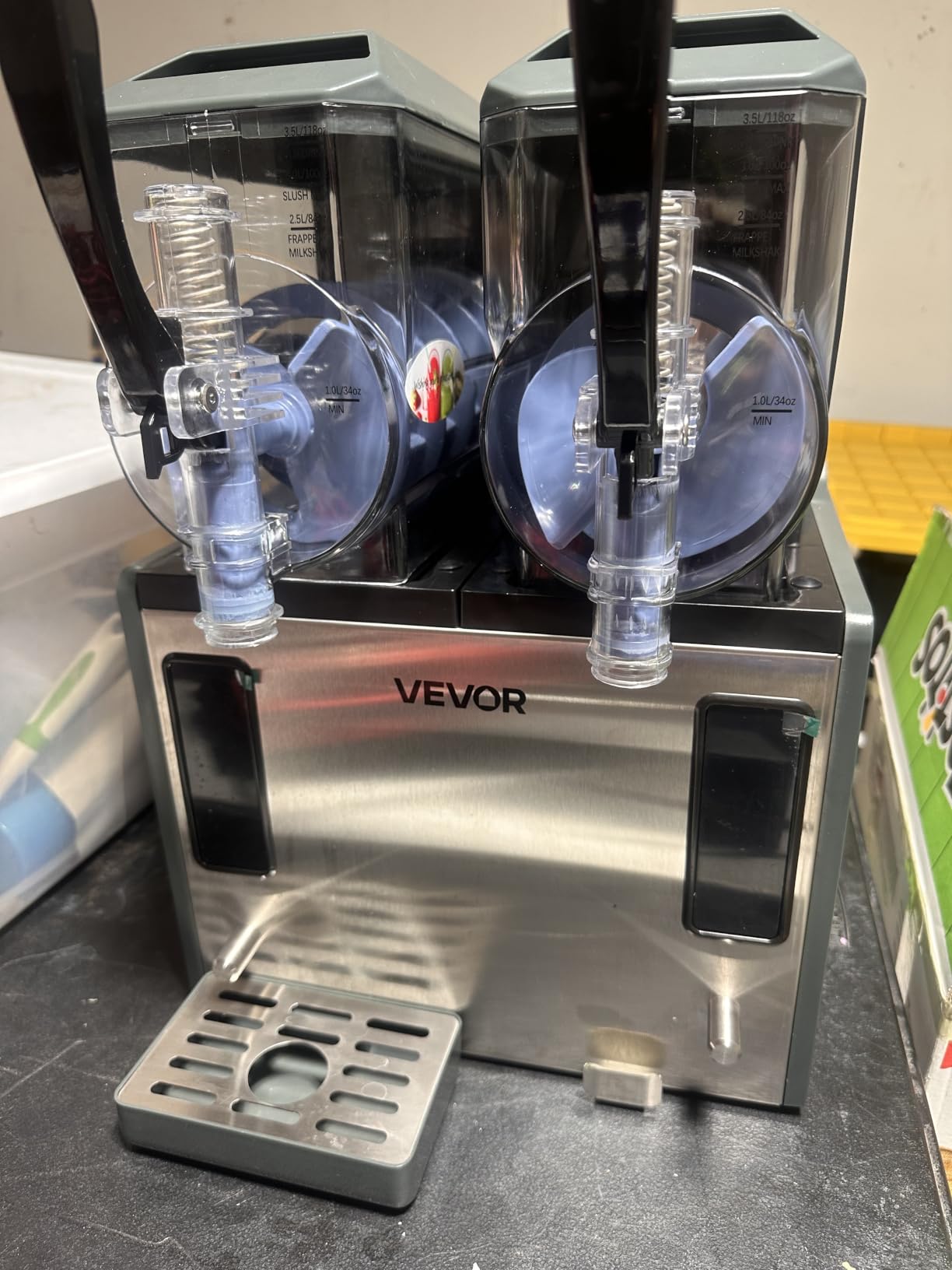 VEVOR Commercial Frozen Drink Maker, 15Lx2 Double Tank Slushy Machine, 120 Cups Stainless Steel Margarita Smoothie Frozen Drink Machine, Slushie Maker for Home Party Restaurants Cafe Bars customer photo 2