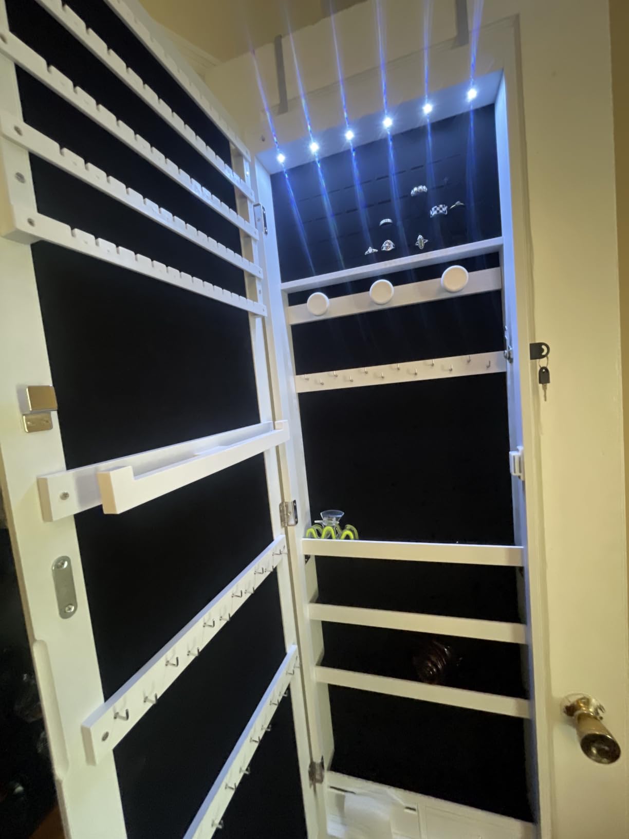 DUMOS 6 LEDs Mirror Jewelry Cabinet, Wall or Door Mounted Jewelry Organizer, 47.2-Inch Tall Lockable Large Capacity Cosmetic Storage, Gift Idea, White customer photo 1