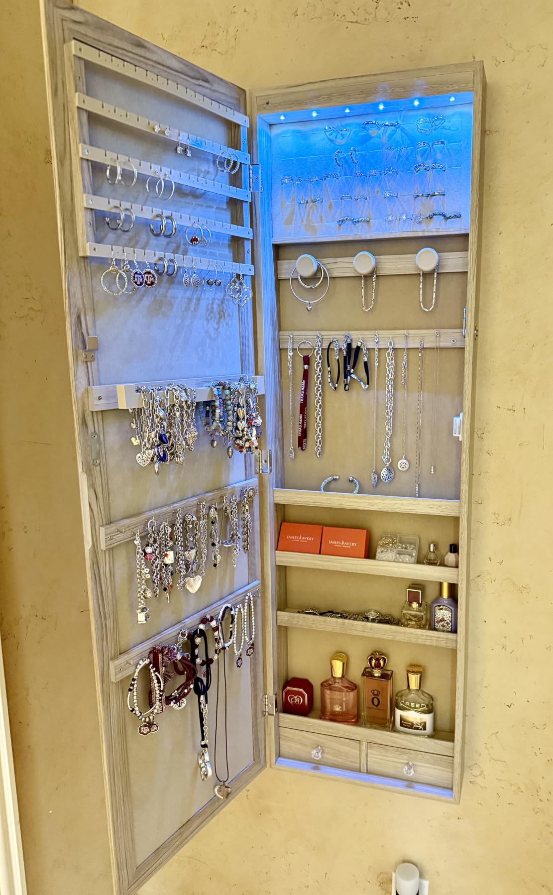 DUMOS 6 LEDs Mirror Jewelry Cabinet, Wall or Door Mounted Jewelry Organizer, 47.2-Inch Tall Lockable Large Capacity Cosmetic Storage, Gift Idea, White customer photo 2