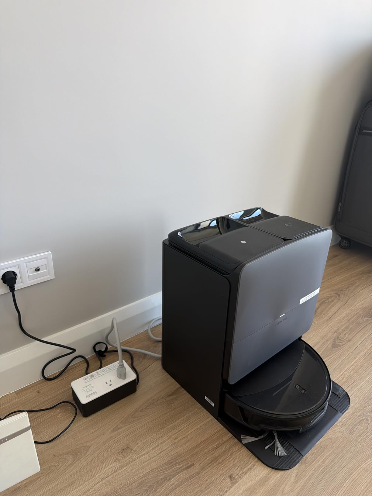 HYTED 1600W 220V to 110V Converter, No Load-Type Restrictions - Plug & Play | Pure Sine Wave Voltage Converter US to Europe International Travel, Power Any 110-120V Appliance in 220-250V Countries customer photo 2