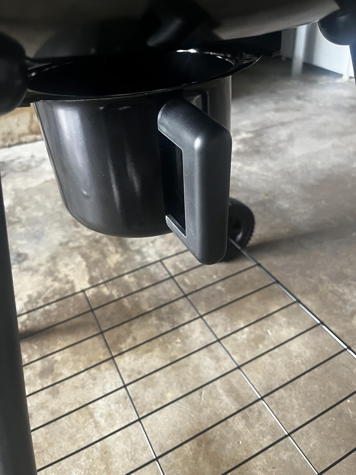 Char-Griller CG30040725 22-inch Kettle Charcoal Grill and Smoker - Steel, Black - 363 sq. in. Cooking Area customer photo 2