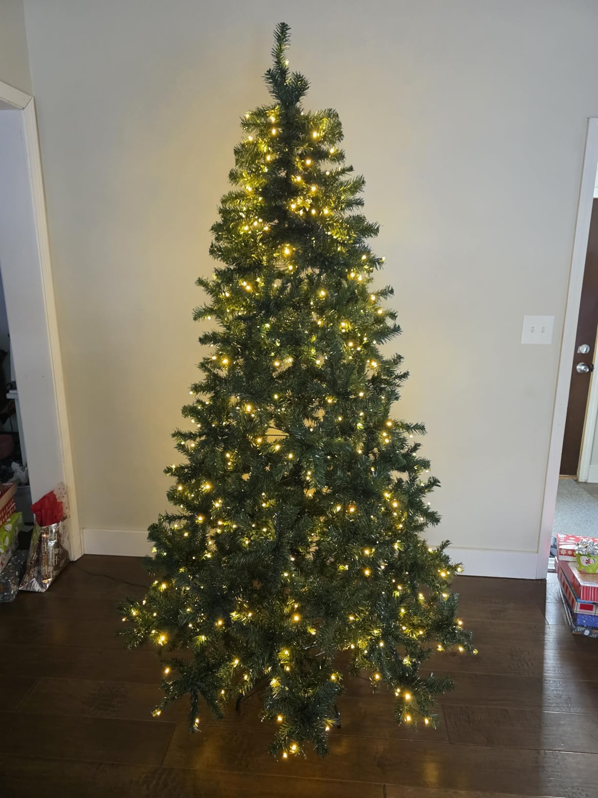 YITAHOME Prelit Snow Flocked Christmas Tree 7.5ft with Remote | Hinged Pine Christmas Tree w/ 550 Warm White/Multicolor Changing Lights, 1278 Tips and Foldable Base for Home, Party Decor customer photo 1