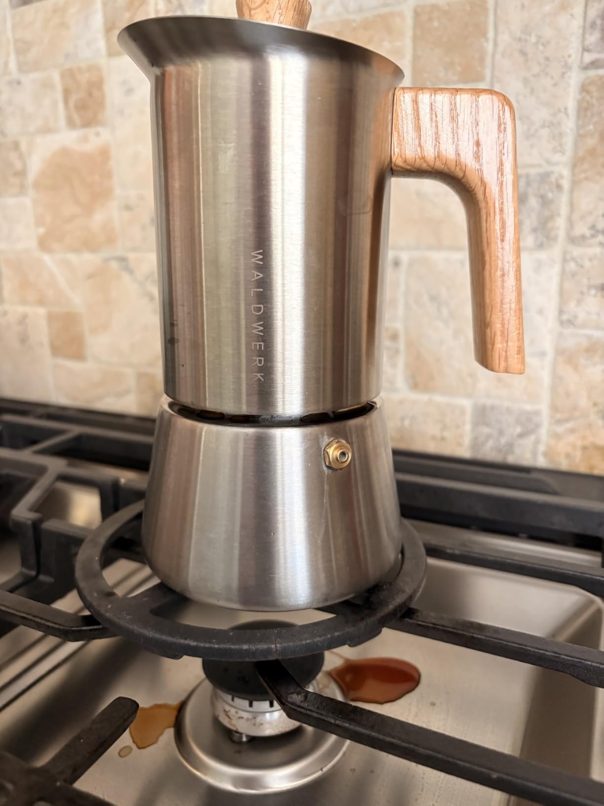 WALDWERK Stainless Steel Moka Pot (10oz) - Toxic Free Moka Pot with Oak Wood Handle - Stovetop Espresso Maker - Italian Coffee Maker for Stovetop and Induction customer photo 1