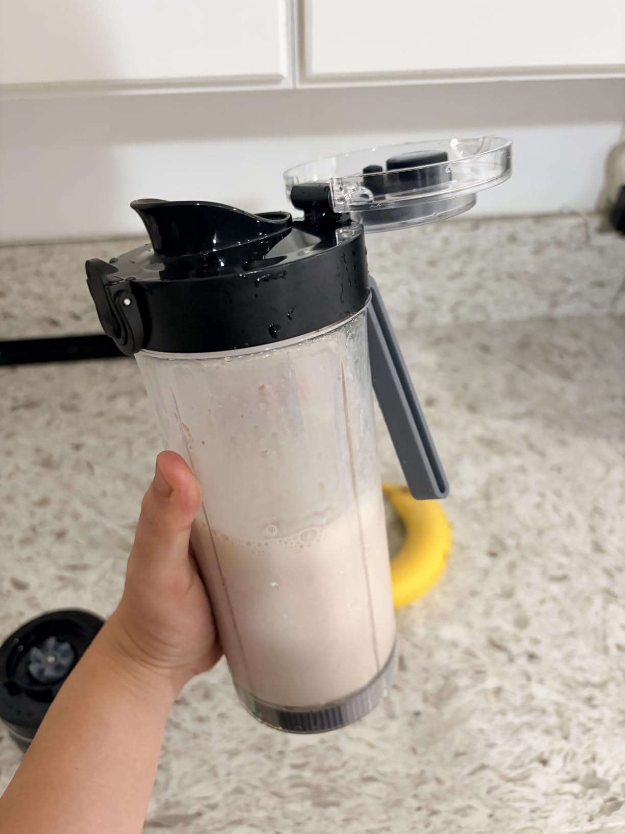 UTALENT Cordless Portable Blender, Ice Crush, 700W Motor, 25oz Cup, 4 Mode | 700W Brushless Motor, USB-C rechargeable, Long-lasting, 25oz Tritan cup, Leakproof lid with sip spout, Dishwasher Safe Parts customer photo 2