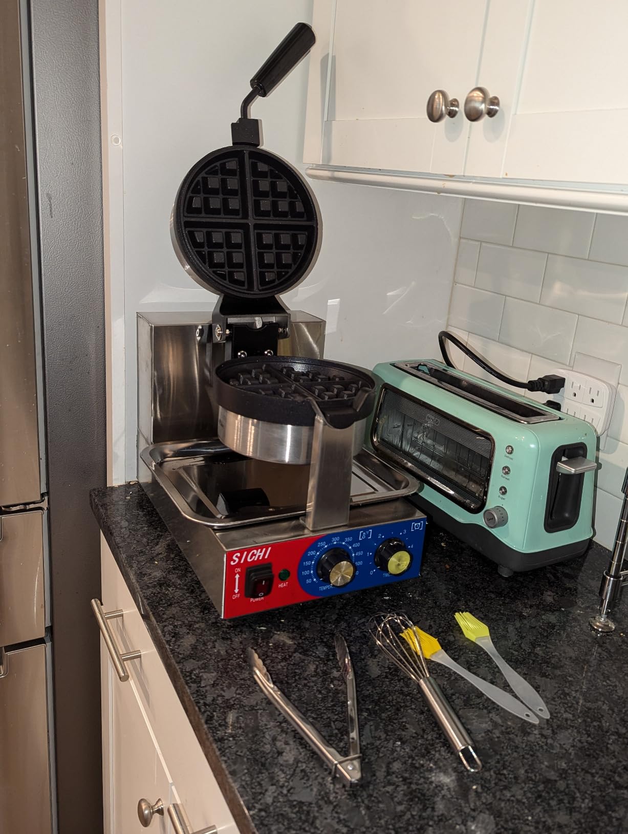 Commercial Belgain Waffle Maker - Rotating Double Waffle Maker w/Non-stick and 1.2 in Thick, Filp Belgian Waffle Machine w/ 122-572℉ Temp Range and Timer, Stainless Steel Waffle Iron, 2400W customer photo 2