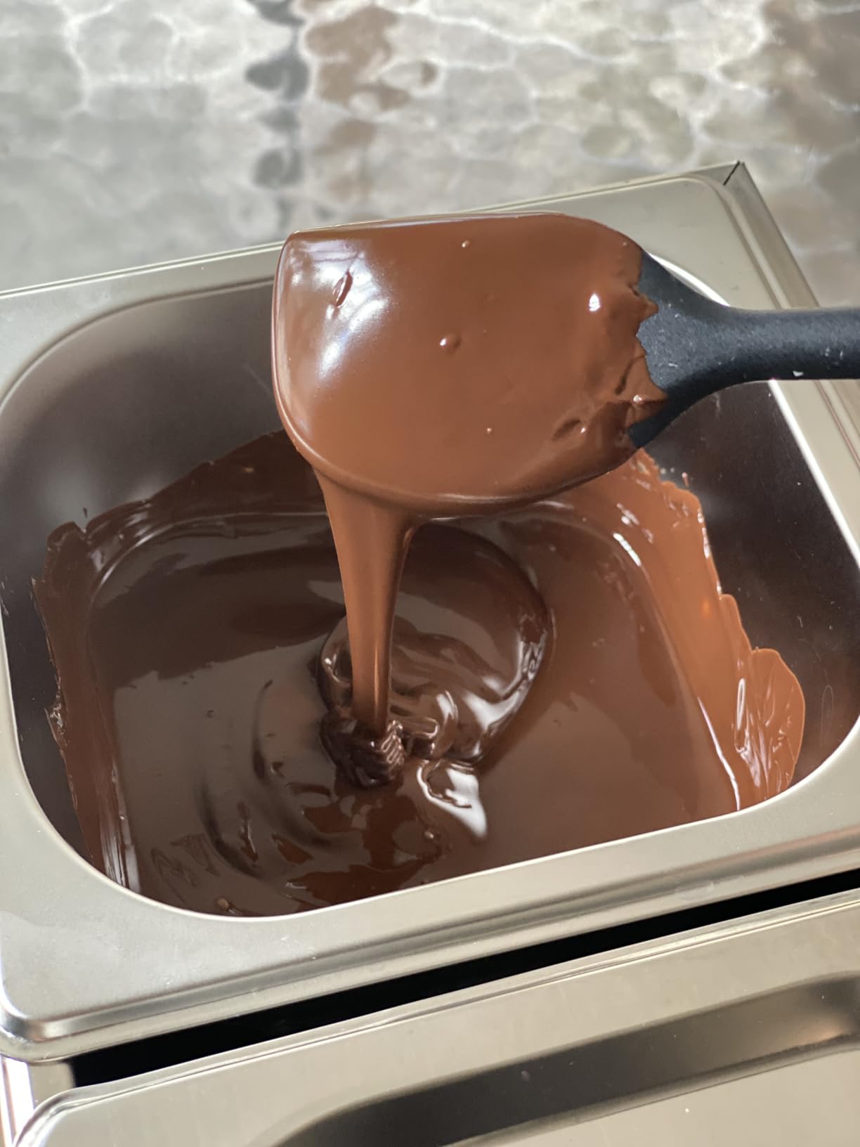 1000W Electric Chocolate Tempering Machine, Commercial Chocolate Melter with 2 Cylinders, Water Bath Heating, Adjustable Thermostat & Indicator Light, Stainless Steel Chocolate Warmer customer photo 2