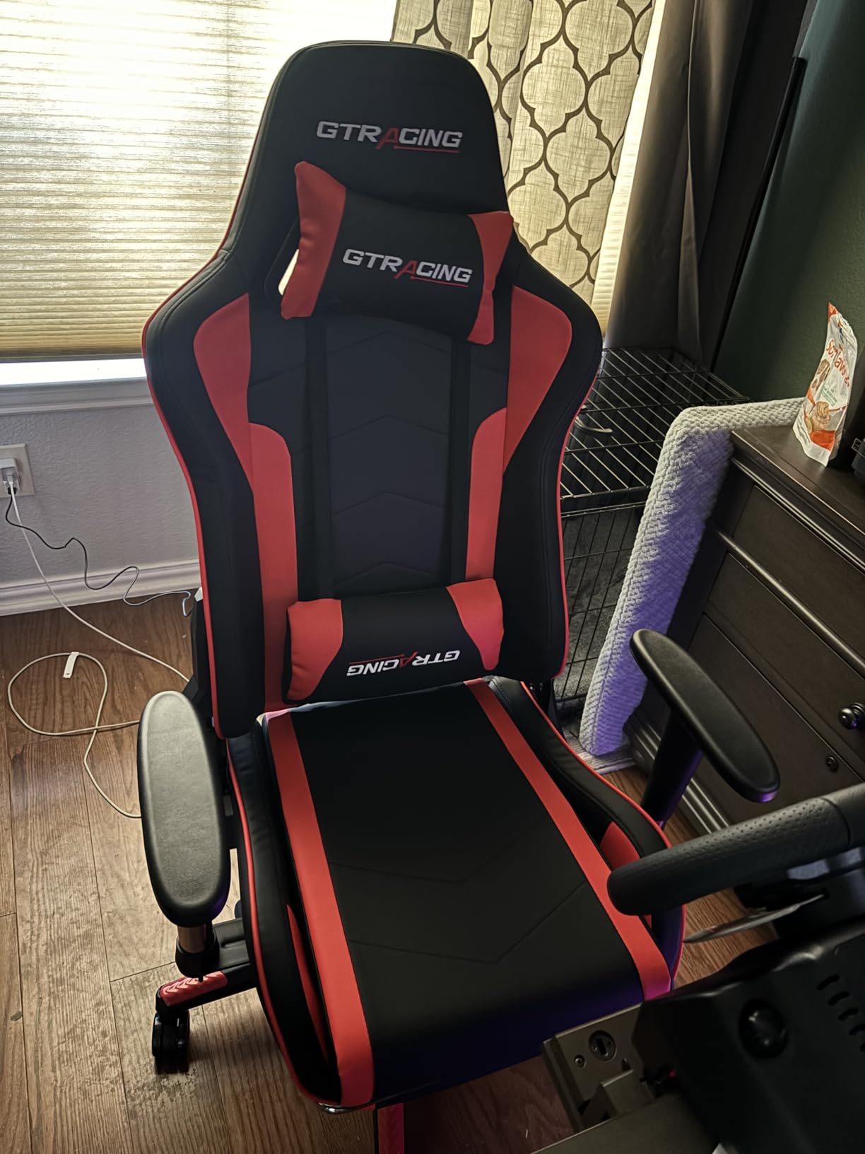 Gaming Chair with Bluetooth Speakers, Adjustable Backrest and Height, 3D Armrests, Footrest, Ergonomic Computer Chair for Gamers (Brick Red) customer photo 1