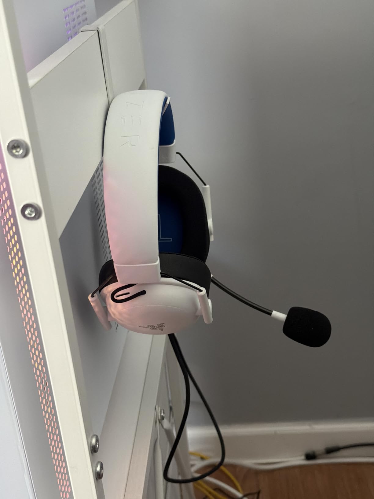 Razer BlackShark V3 X HyperSpeed Wireless PS5 Gaming Headset, Black | 50mm Drivers, Cardioid Mic, 2.4 GHz, Bluetooth, Works with PC, Mac, Nintendo Switch, Smartphone, 70 Hr Battery customer photo 2