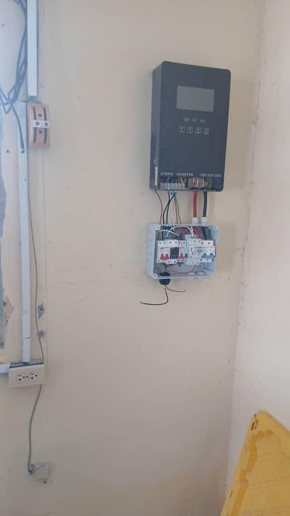 SUMRY Hybrid Solar Inverter, 4000W DC24V to AC120V Pure Sine Wave Power | Glass Top Cover with LCD Display, 140A MPPT Charge Controller, Supports Battery-less or AGM Lithium Battery, Off Grid customer photo 2