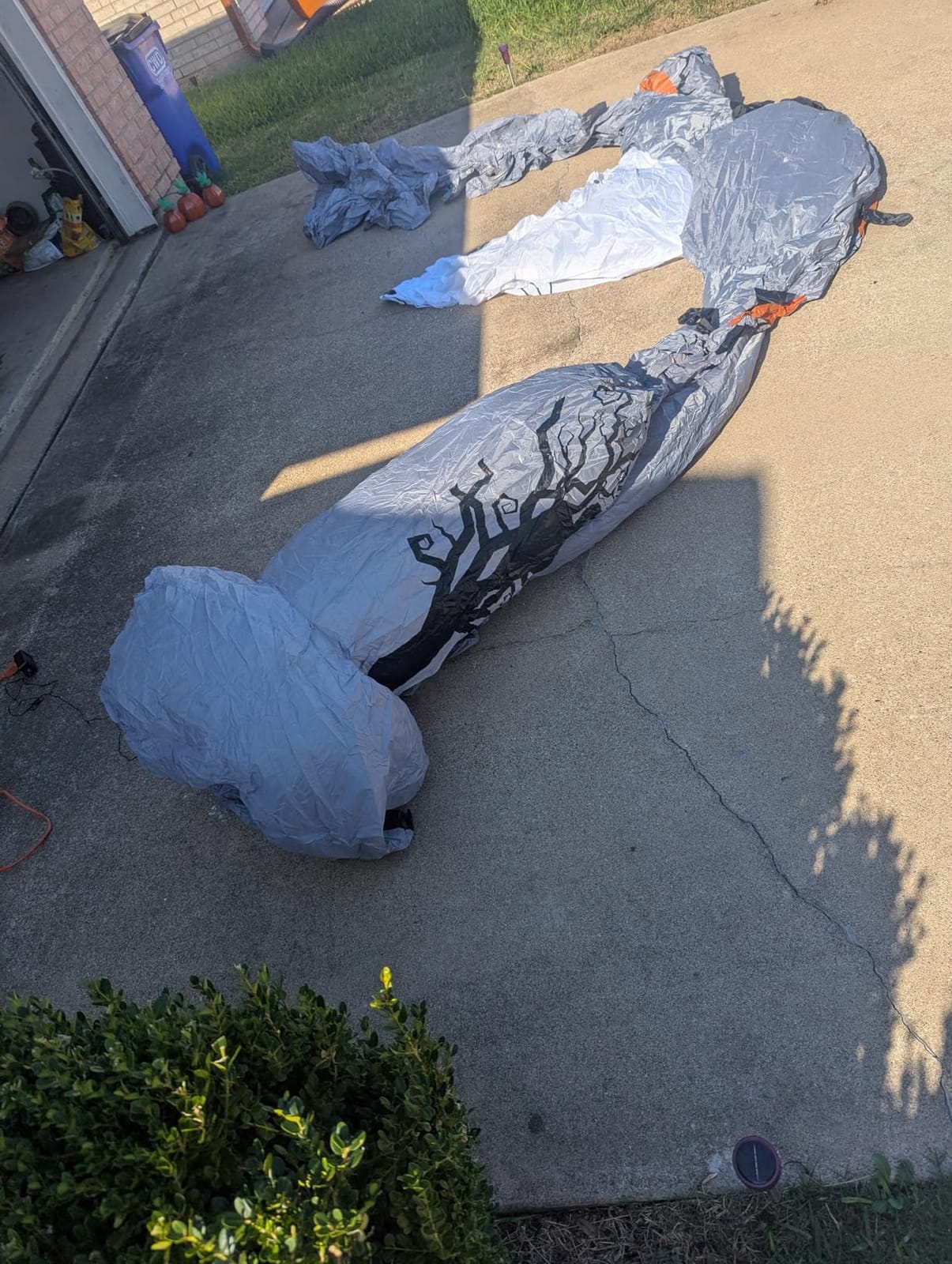 DILANSHOP 12FT Halloween Inflatable Arched Door Giant Scary Skeleton with Built in LED Lights customer photo 1