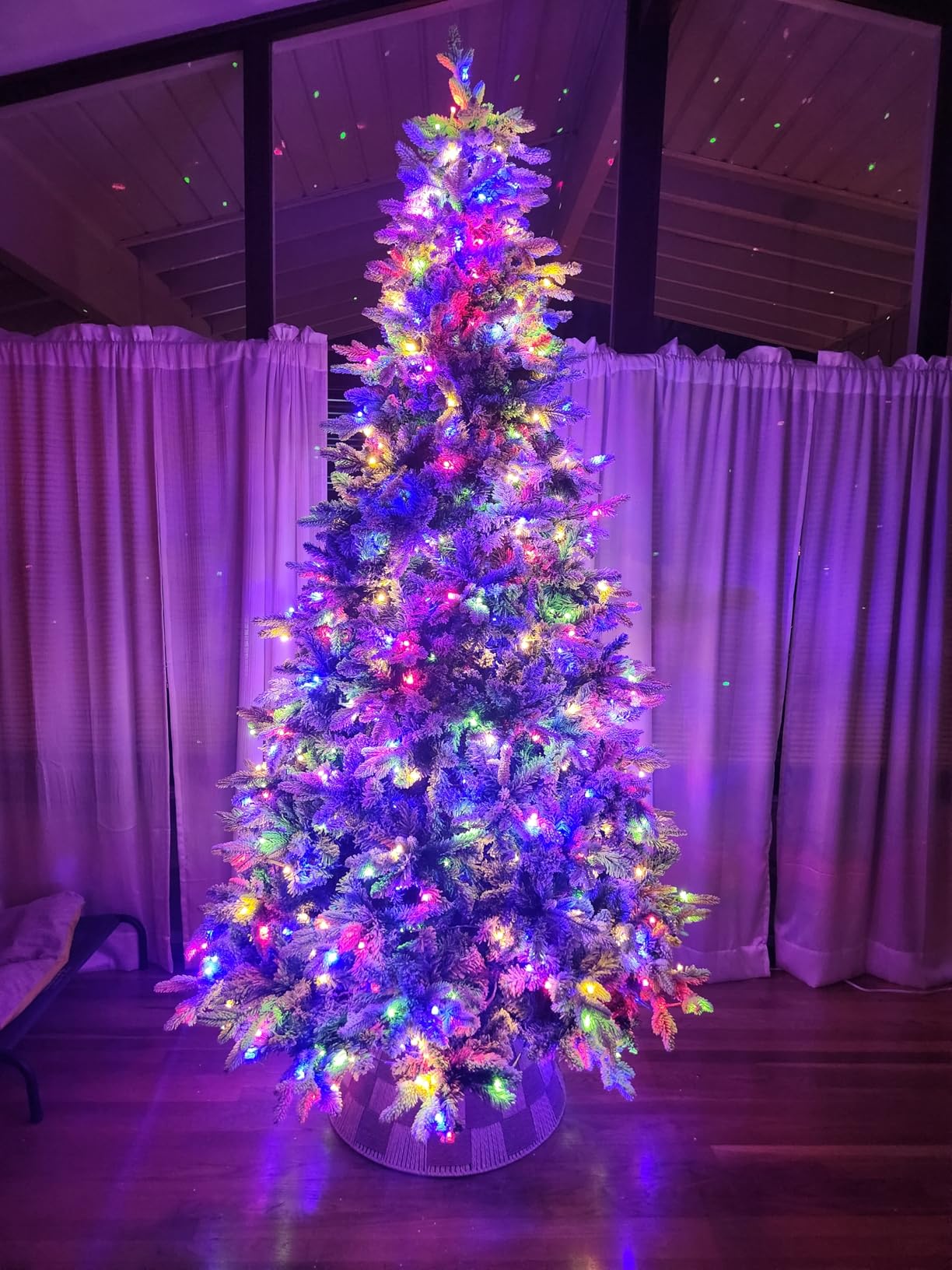 9FT Snow Flocked Christmas Tree with 600 Pre-Lit LED Lights, 8 Lighting Modes, 360° Rotating Musical Base, Full Artificial Xmas Tree with Realistic PVC Branch Tips for Holiday Decoration customer photo 1