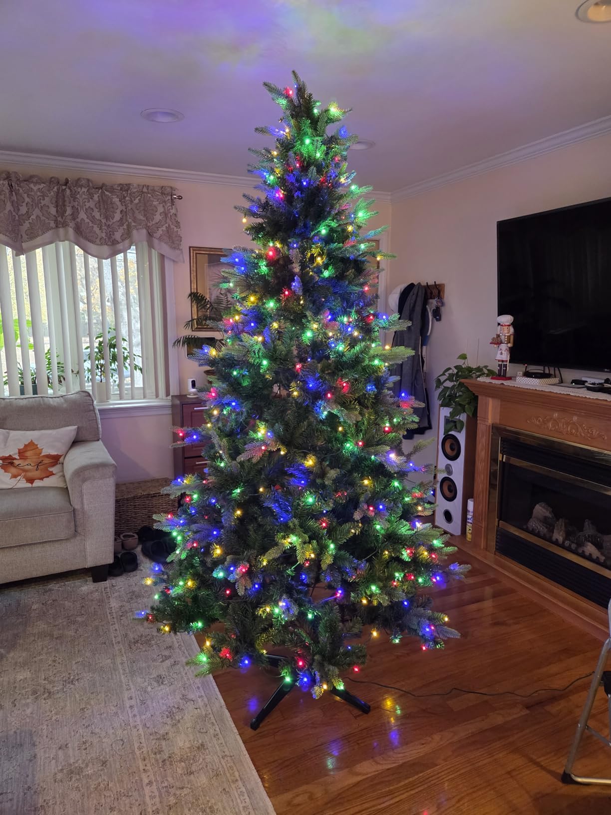 360° Rotating Prelit Christmas Tree 9ft - Musical Artificial Christmas Tree with Remote Control, 2560 PE & PVC Mixed Tips, 8 Modes 600 Multicolor LED Lights for Holiday Decor customer photo 1