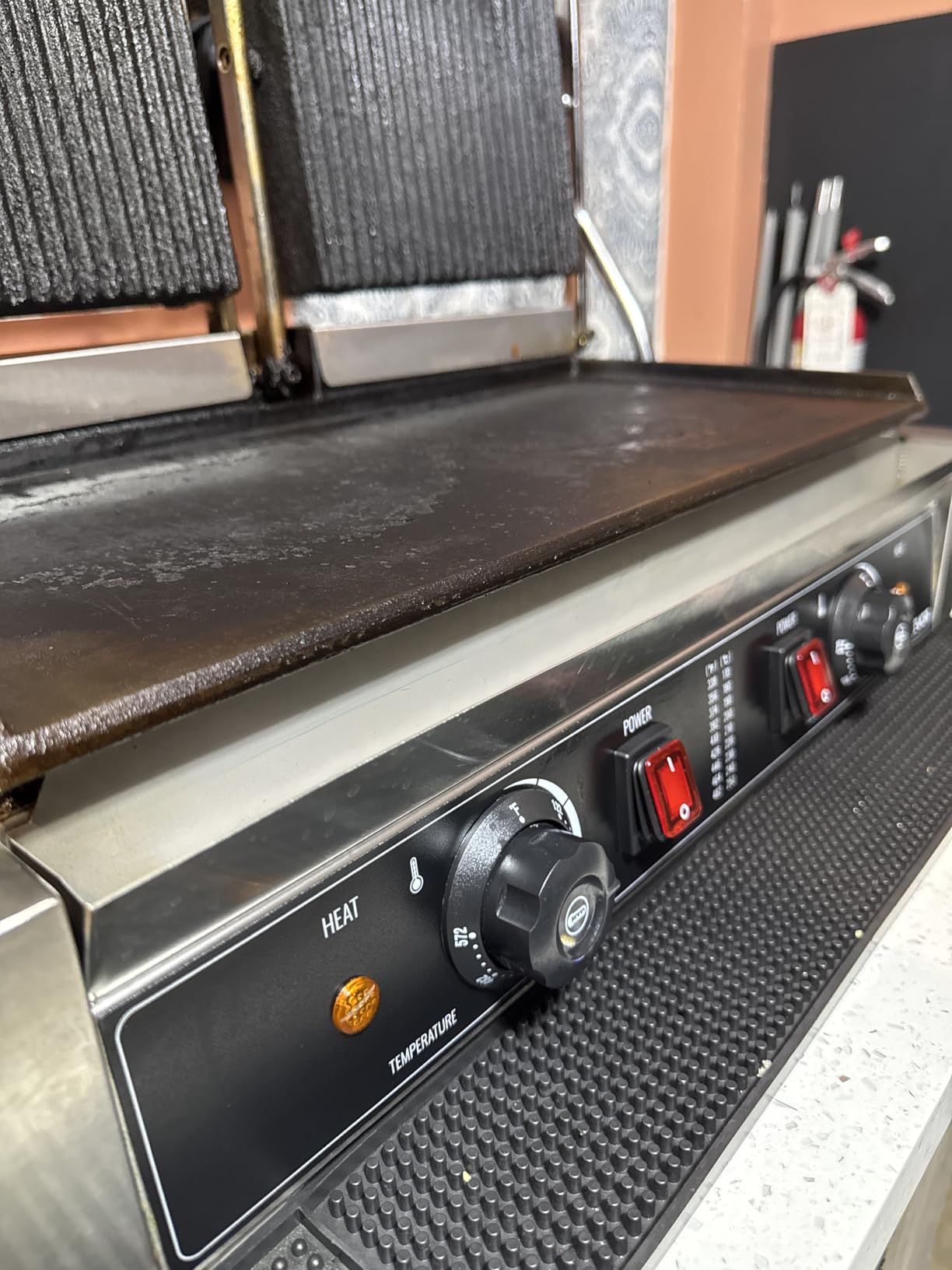 VEVOR Commercial Panini Grill, 3600W Electric Sandwich Panini Maker, Stainless Steel Double Sandwichs Press Grill with Handle and Temp Control, 19x9 in Flat Enamel Plate for Hamburger Steak Bacon customer photo 2