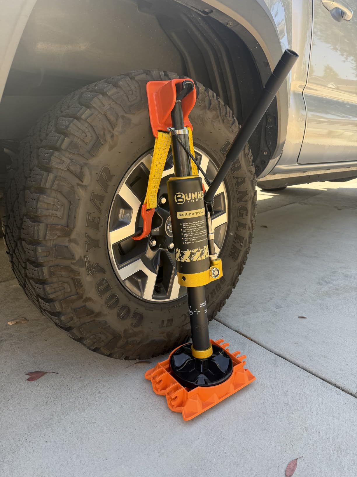 BUNKER INDUST Portable Hydraulic Recovery Jack with Lift Mate, 4x4 Off Road Lift Jack for SUV ATV UTV, 19,400 lbs Lifting Capacity customer photo 2