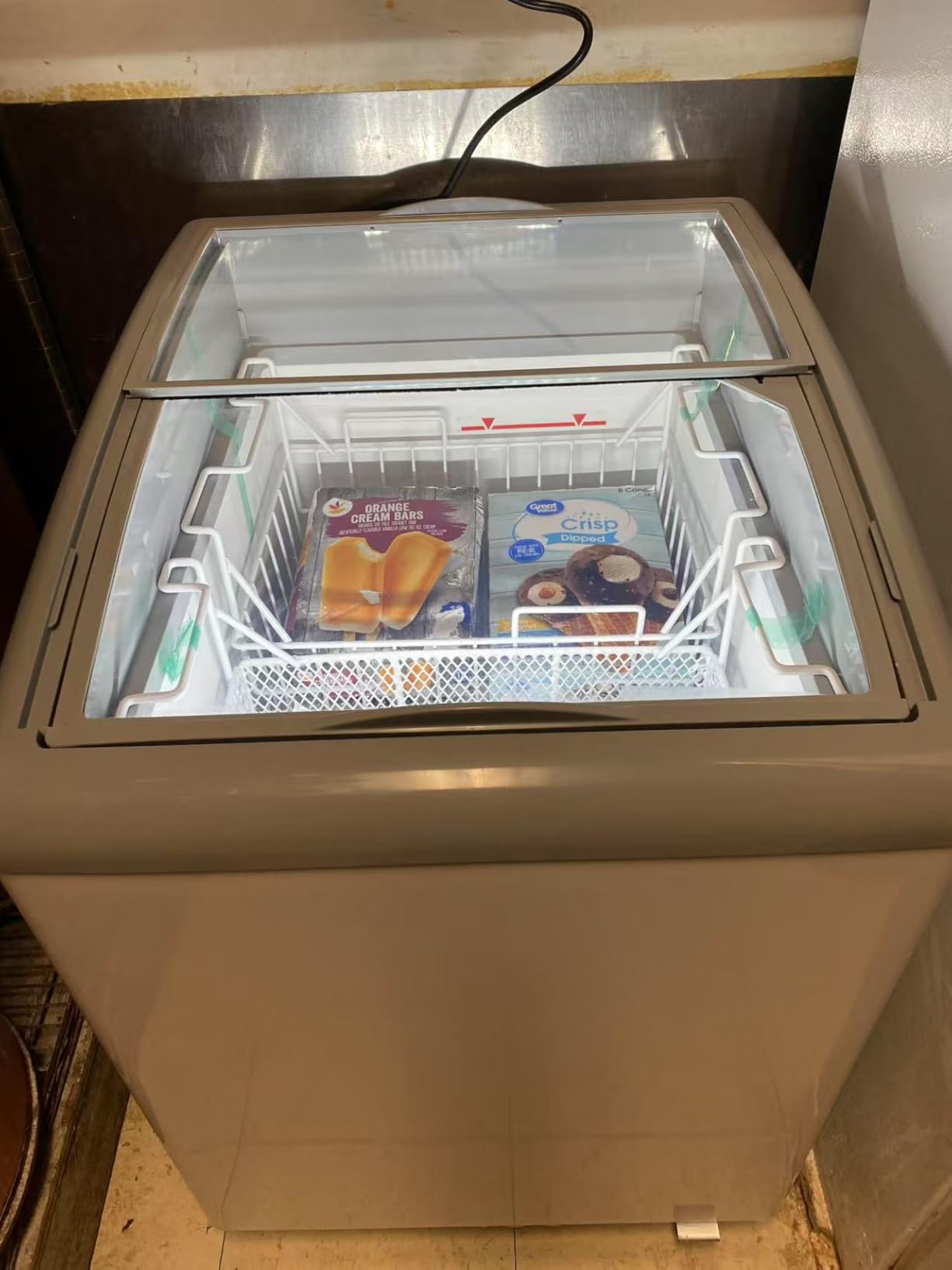 5.5 Cu.Ft Commercial Ice Cream Freezer Display Case Dipping Cabinet 4 * 3 Gallon Tubs, Sliding Glass Door, Rolling Wheels and Lockable Breaks, White customer photo 2