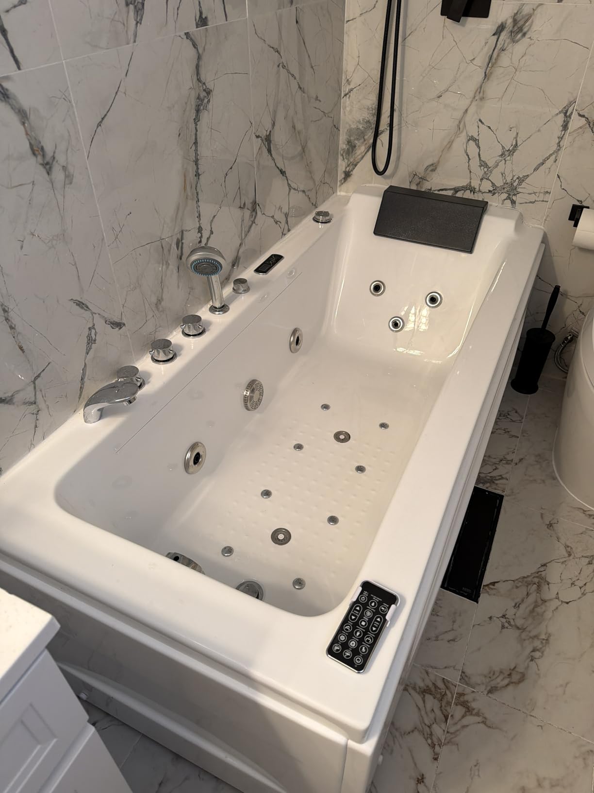 Acrylic Whirlpool Bathtub, 71