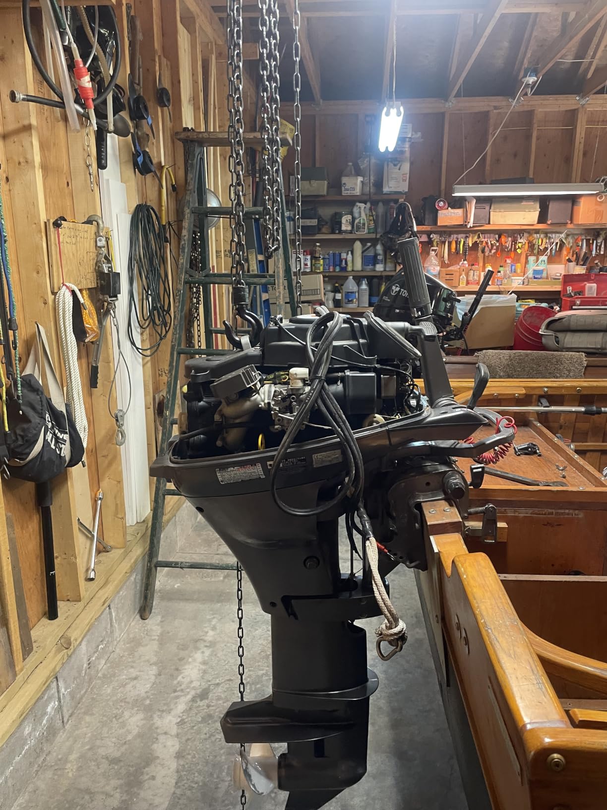 VEVOR Hand Chain Hoist, 1 Ton 2200 lbs Capacity, Manual Chain Block with Upgrade G70 Galvanized Chain, 10 ft Lifting Height, Heavy Duty Pulley Hoist for Garage Warehouse Automotive Machinery, Red customer photo 1