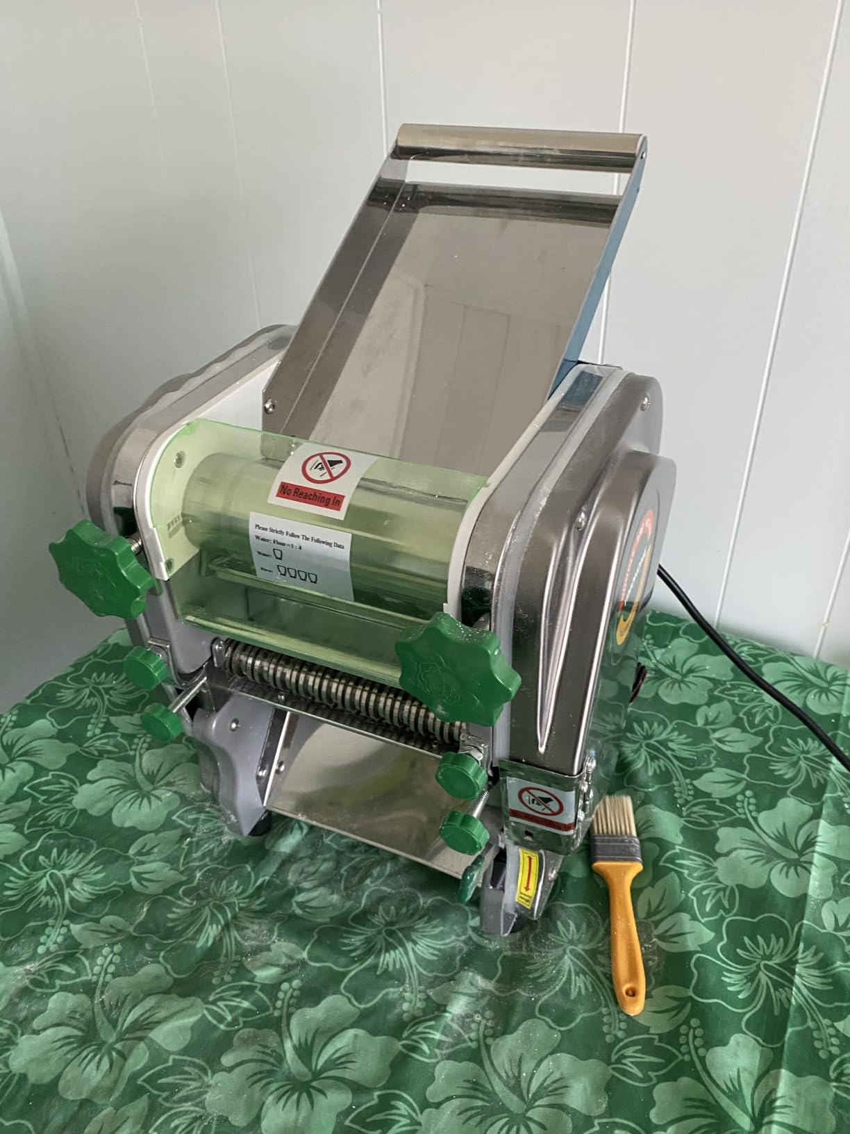 Commercial Electric Pasta Maker Machine for Business Restaurant, Auto Household Noodle Maker, All Stainless Steel Dough Roller, 750W Strong Power Pasta Cutter, Heavy-Duty Dumpling Dough Sheeter customer photo 1