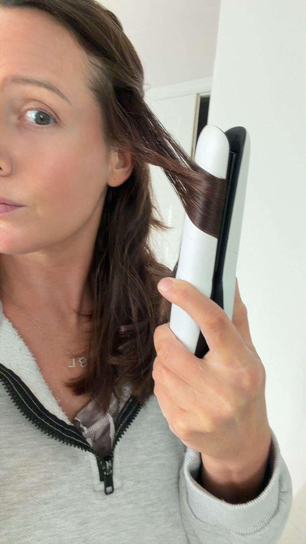 Cordless Hair Straightener, SUNMAY 2-in-1 Titanium Flat Iron Curler with Negative Ion, Dual NTC Temperature Control, 20s Fast Heat-Up, 3 Heat Settings, USB Rechargeable Portable Travel Straightener customer photo 1