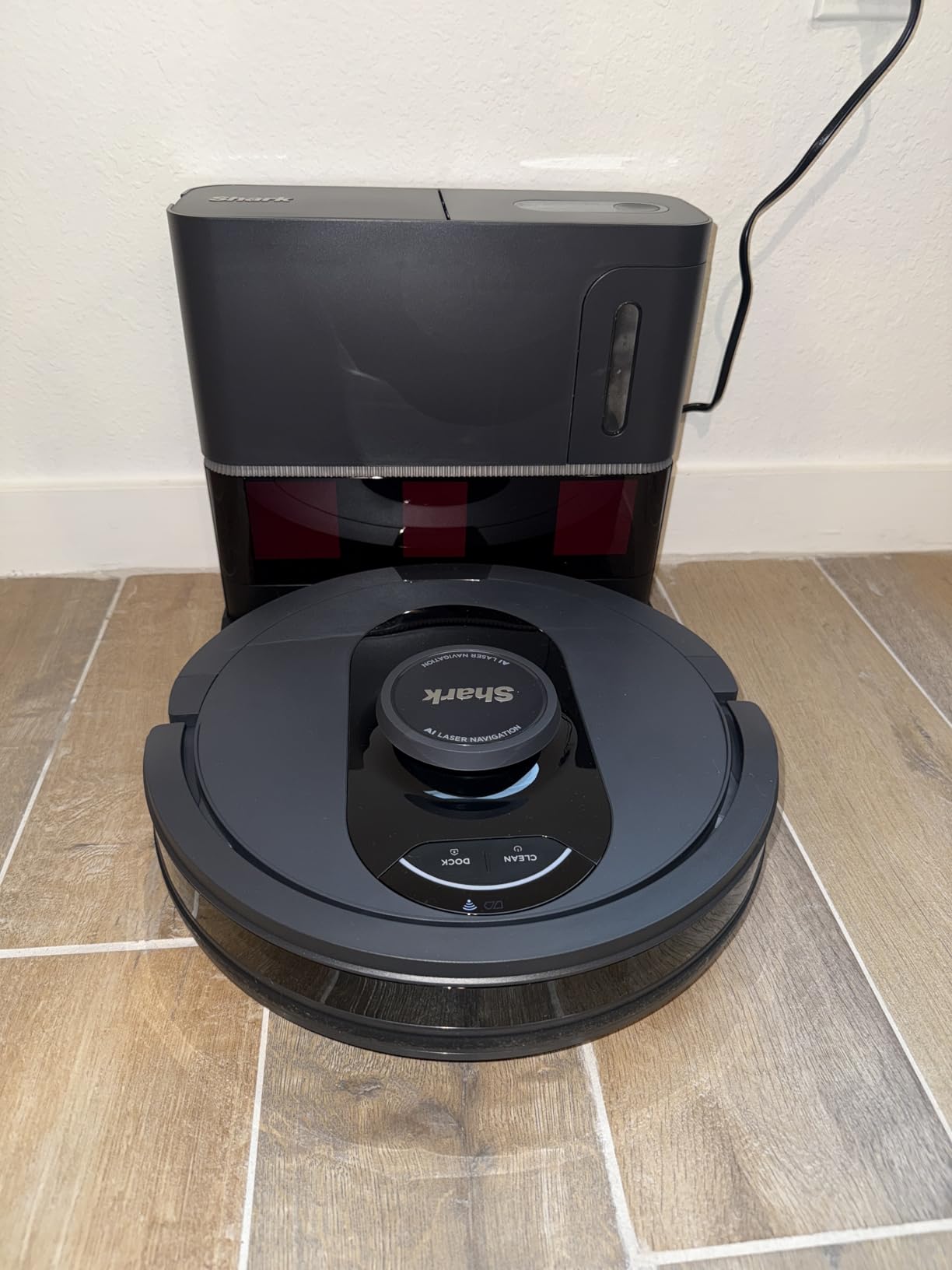 Shark Matrix Plus 2-in-1 Robot Vacuum & Mop, Black/Brass, AV2613WA | Sonic Mopping, Matrix Clean, CleanEdge, HEPA 60-Day Self-Empty Base, 360° LiDAR Mapping, Self-Cleaning Brushroll, Wi-Fi customer photo 1