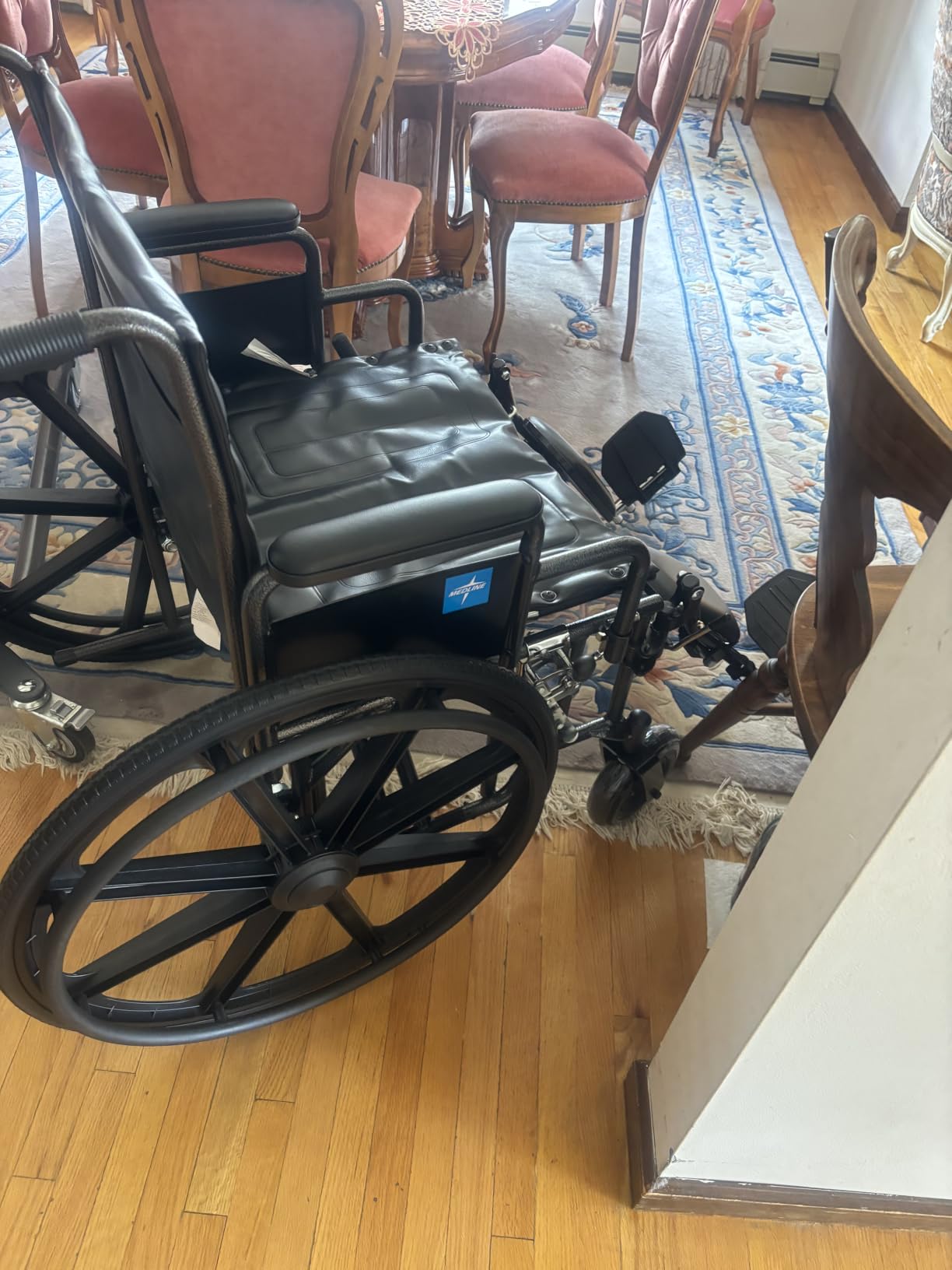 Medline Extra-Wide Bariatric Wheelchair for Adults and Seniors with 22
