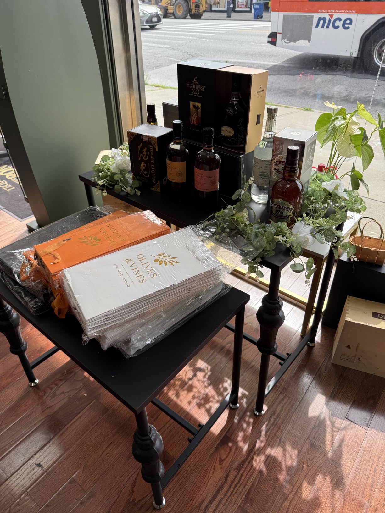 Retail Display Tables Black Boutique Nesting Tables | 2 Piece Set, Vintage Display Table, Clothing Shoes Display Shelf, For Retail Stores, Carbon Steel customer photo 2