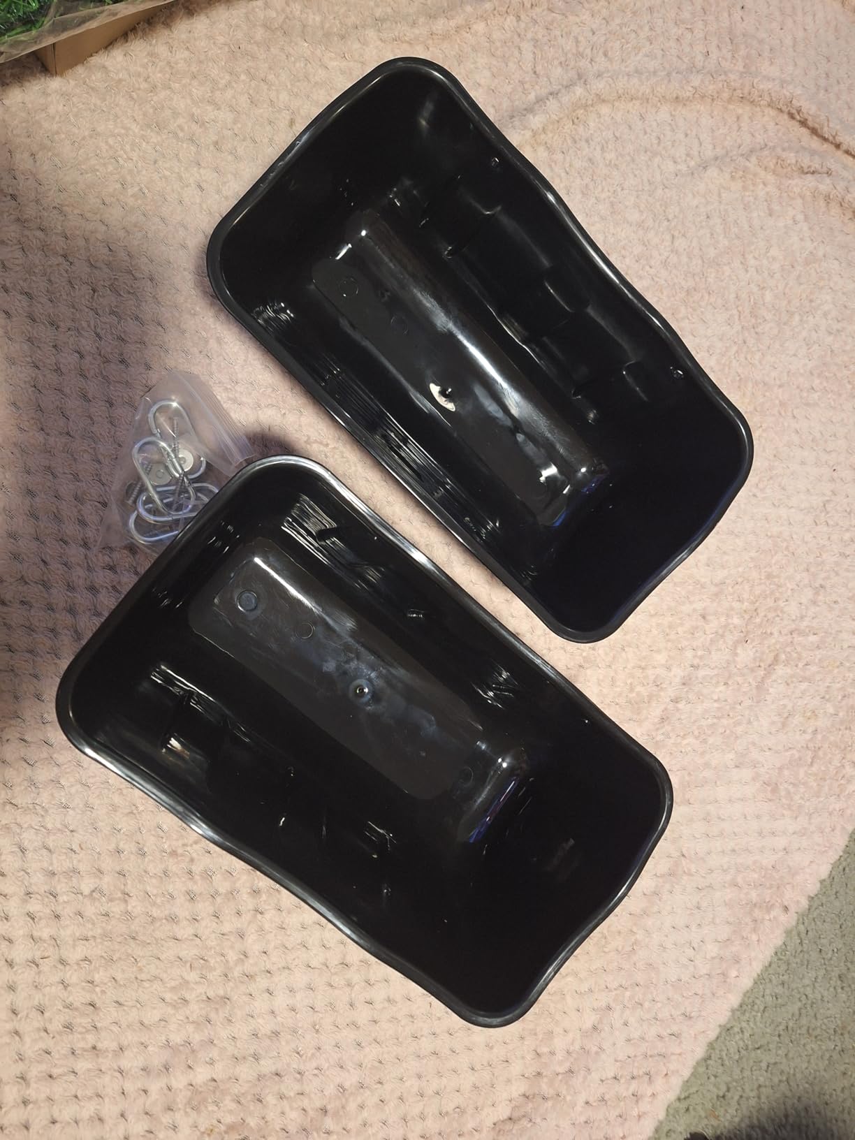 Hanging Chicken Feeders,Duck Feeder Waterer,Small Feed Trough 1.3 Quart 2 Pack,Hanging Fence Feed Trough for Poultry,Black customer photo 1