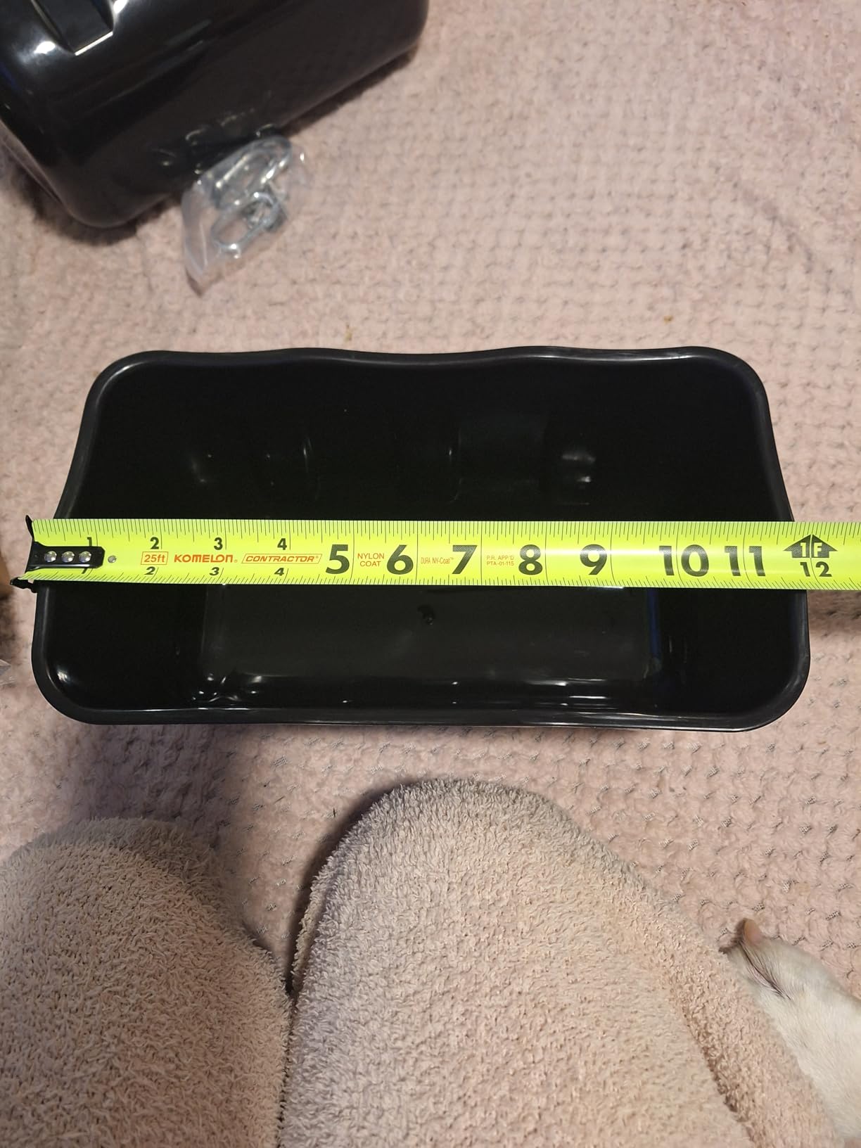 Hanging Chicken Feeders,Duck Feeder Waterer,Small Feed Trough 1.3 Quart 2 Pack,Hanging Fence Feed Trough for Poultry,Black customer photo 2