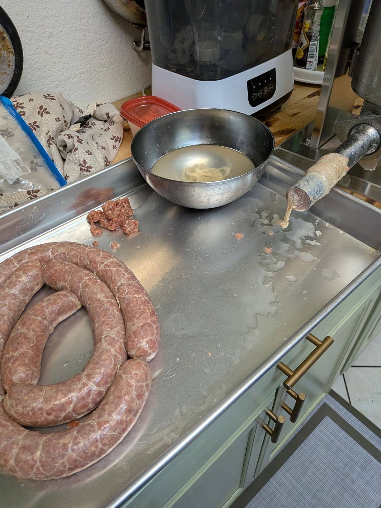 VEVOR Electric Sausage Stuffer, 22 LBS / 10 L Vertical Meat Stuffer, Stepless Speed Control and Foot Pedal, Stainless Steel Heavy Duty Sausage Filler with 4 Stuffing Tubes, for Commercial & Home Use customer photo 2
