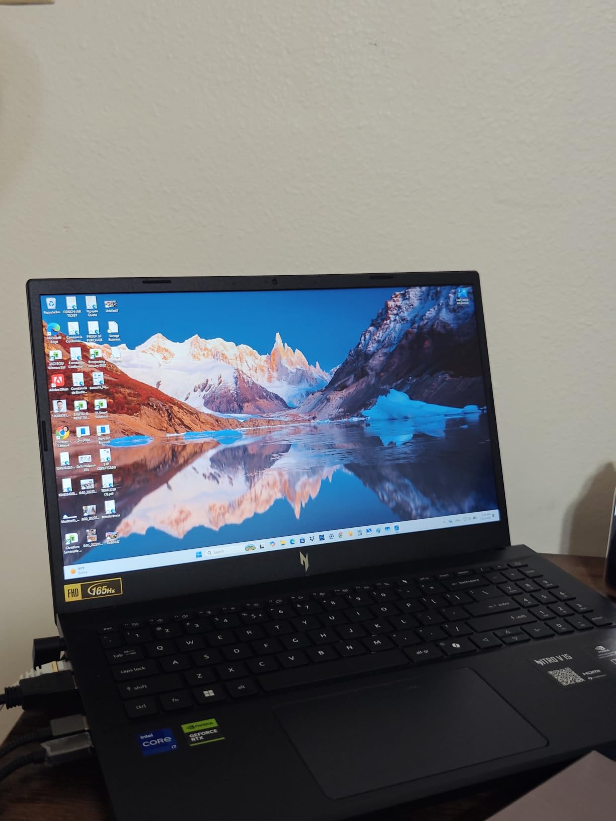 Acer Nitro V 15.6in Gaming Laptop ANV15-52-73D8 Black - Intel Core i7-13620H, NVIDIA GeForce RTX 5060, FHD IPS 165Hz, 16GB RAM, 1TB SSD, Windows 11, backlit keyboard, WiFi 6 customer photo 1