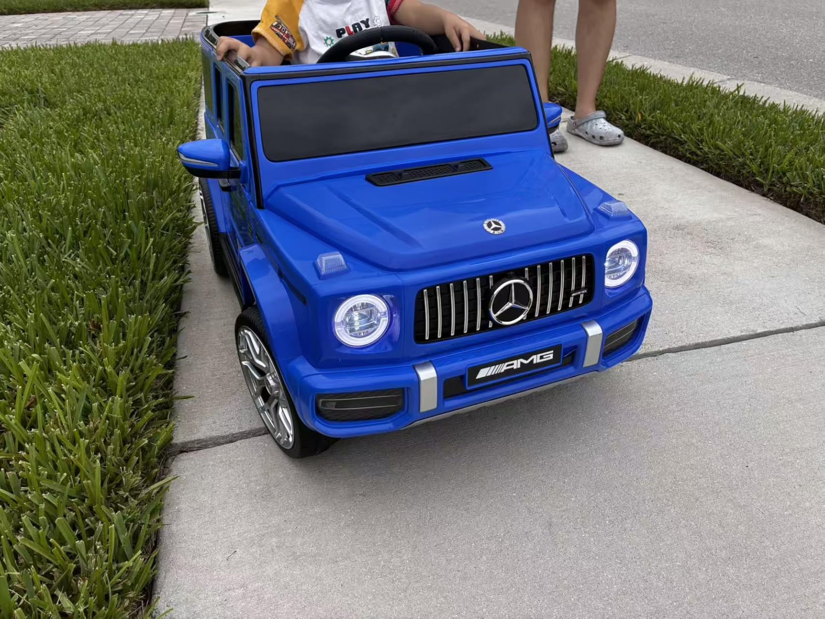ELEMARA Licensed Mercedes-Benz AMG G63 Ride on Toys, Electric Car for Kids W/Parents Control, Electric Powered G Wagon Ride On Truck Toy, Low Battery Prompt, Bluetooth, Flickering Lights/LED Lights, White customer photo 2