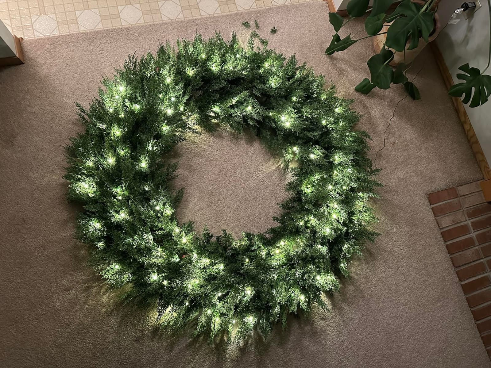 Best Choice Products Pre-Lit Cedar Cypress Christmas Wreath w/Twinkling LEDs, 30in Realistic Large Indoor/Outdoor Holiday Decor for Door, Plug-in customer photo 1