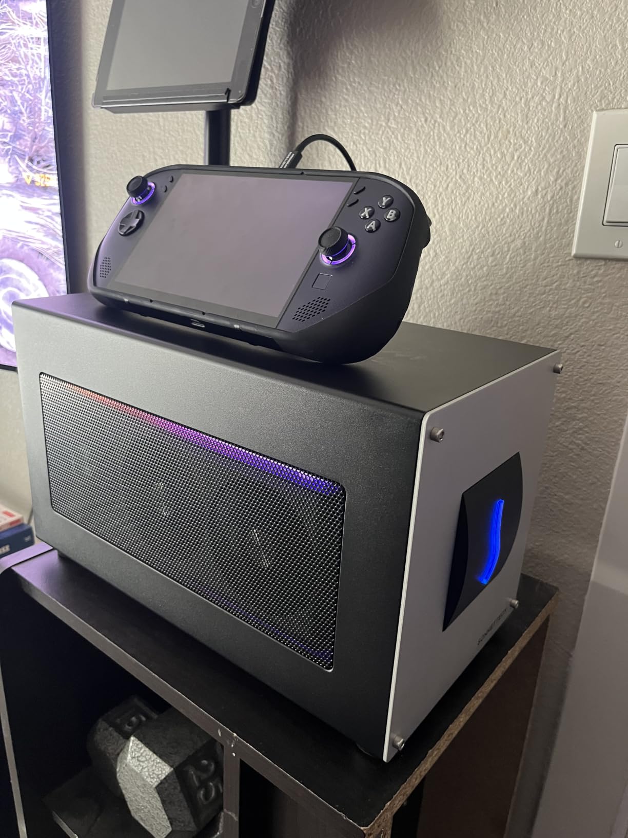 Sonnet Breakaway Box 850 T5 eGPU Enclosure - 80 Gbps Thunderbolt 5 / Thunderbolt 4 / USB4 - External GPU for Windows - 850W Power - Triple-Wide Graphics Cards - 5GbE Port customer photo 1