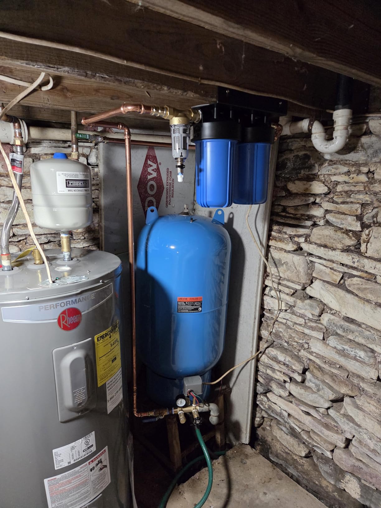 VEVOR 20-Gallon Vertical Well Pressure Tank, Pre-Charged Pressurized Water Tank for Well Pumps customer photo 2