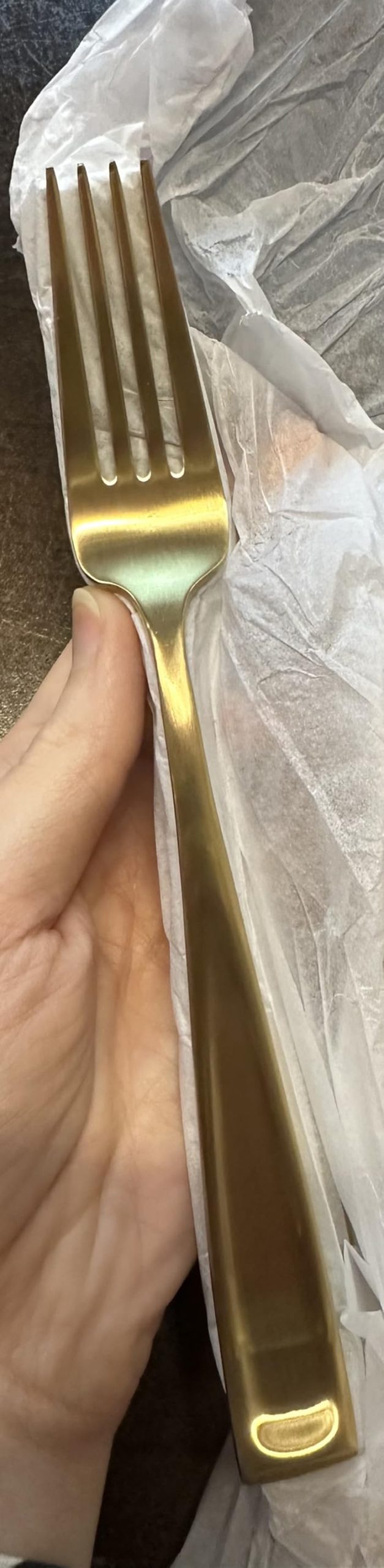 Oneida Silverware Set, Moda Gold Satin 20 Piece Flatware Set, Service For 4, 18/10 Stainless Steel, Dishwasher Safe, Flatware Cutlery Sets, Utensils, Knives Spoons and Forks, Home (Gold, 20 Pieces) customer photo 2