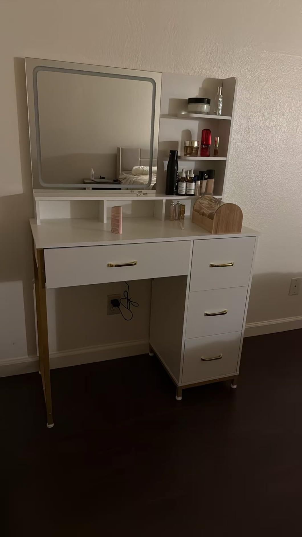 COMHOMA Vanity Desk with Mirror and Lights, Makeup Vanity Table with 4 Drawers & Storage Shelves, Large HD Mirror, 3 Color Modes & Adjustable Brightness, Modern Dressing Table for Bedroom, Pearl White customer photo 2