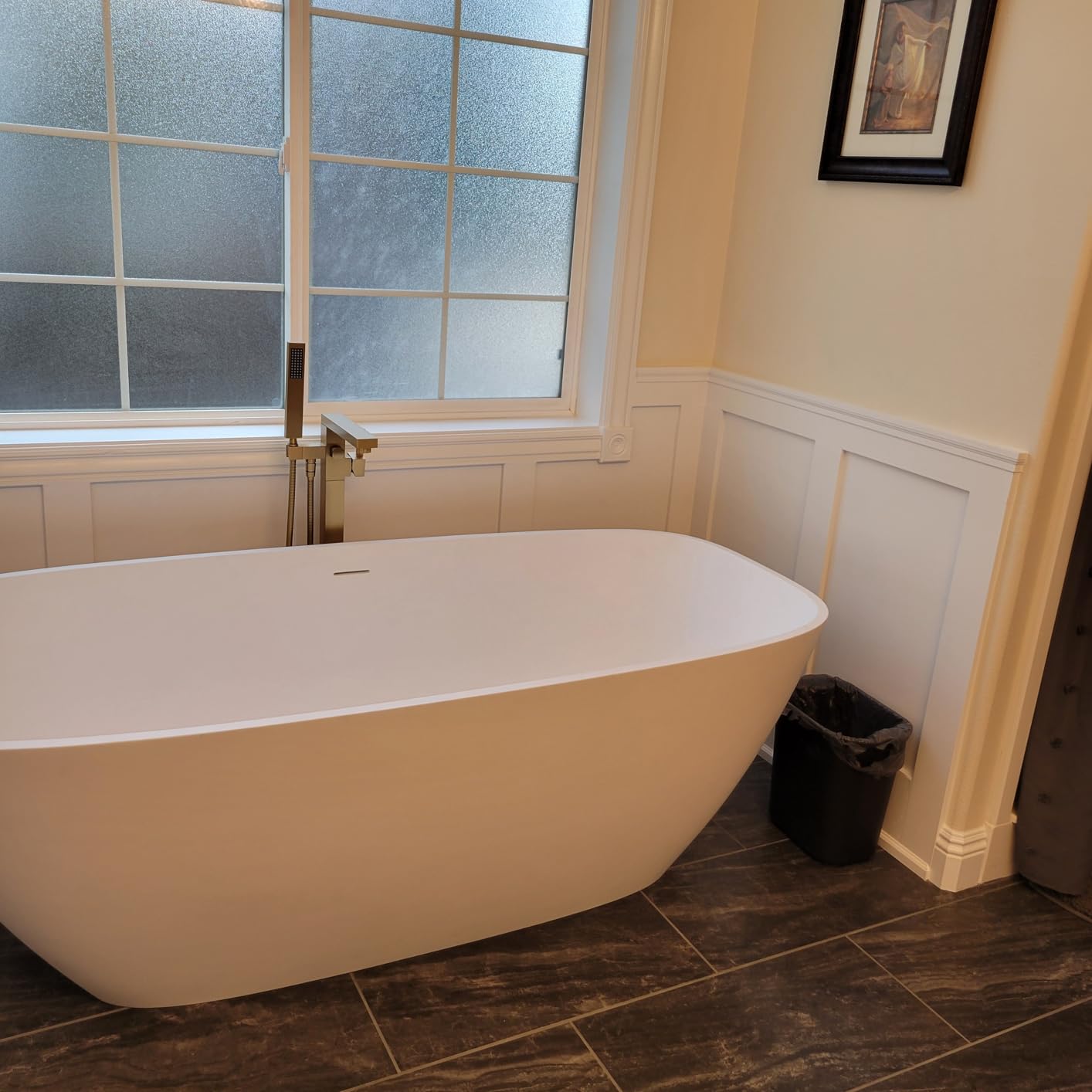 55'' High-back Stone Resin Freestanding Bathtub, Solid Surface Free Standing Tub, Contemporary Soaking Tub, Stand Alone Tub with Pop-up Drain and Overflow, Matte White (Oval) customer photo 2