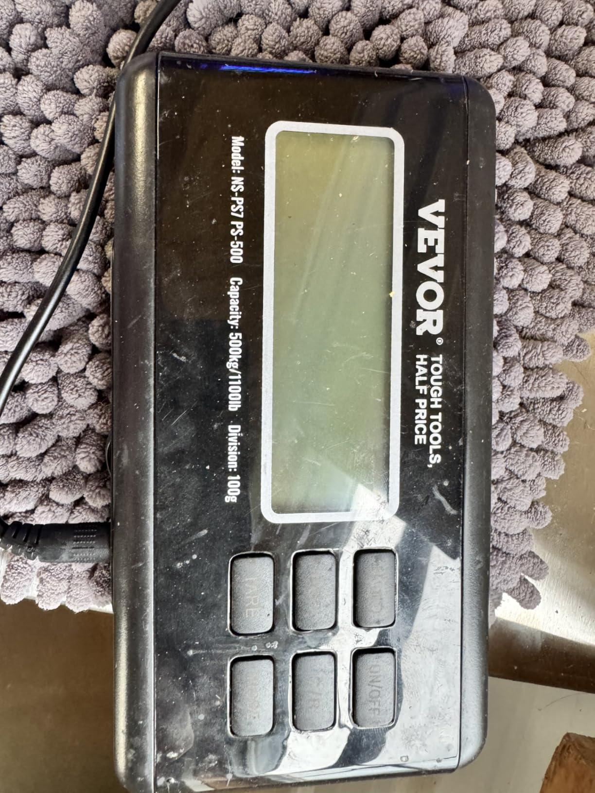 VEVOR 1100Lbs x 0.2Lbs Digital Livestock Scale Large Pet Vet Scale Stainless Steel Platform Electronic Postal Shipping Scale Heavy Duty Large Dog Hog Sheep Goat Pig customer photo 1